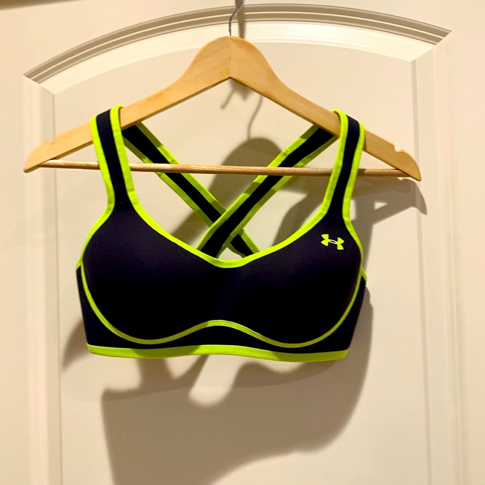 NWOT Under Armour HeatGear Sports Bra